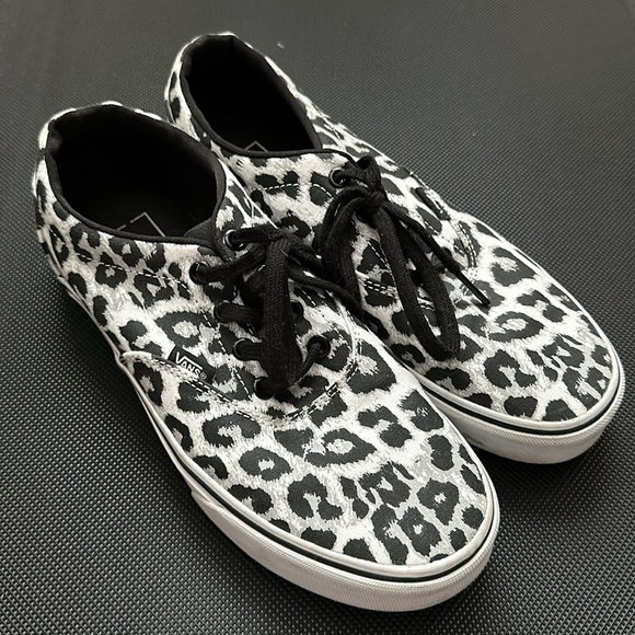 Snow leopard print vans - Picture 2 of 4